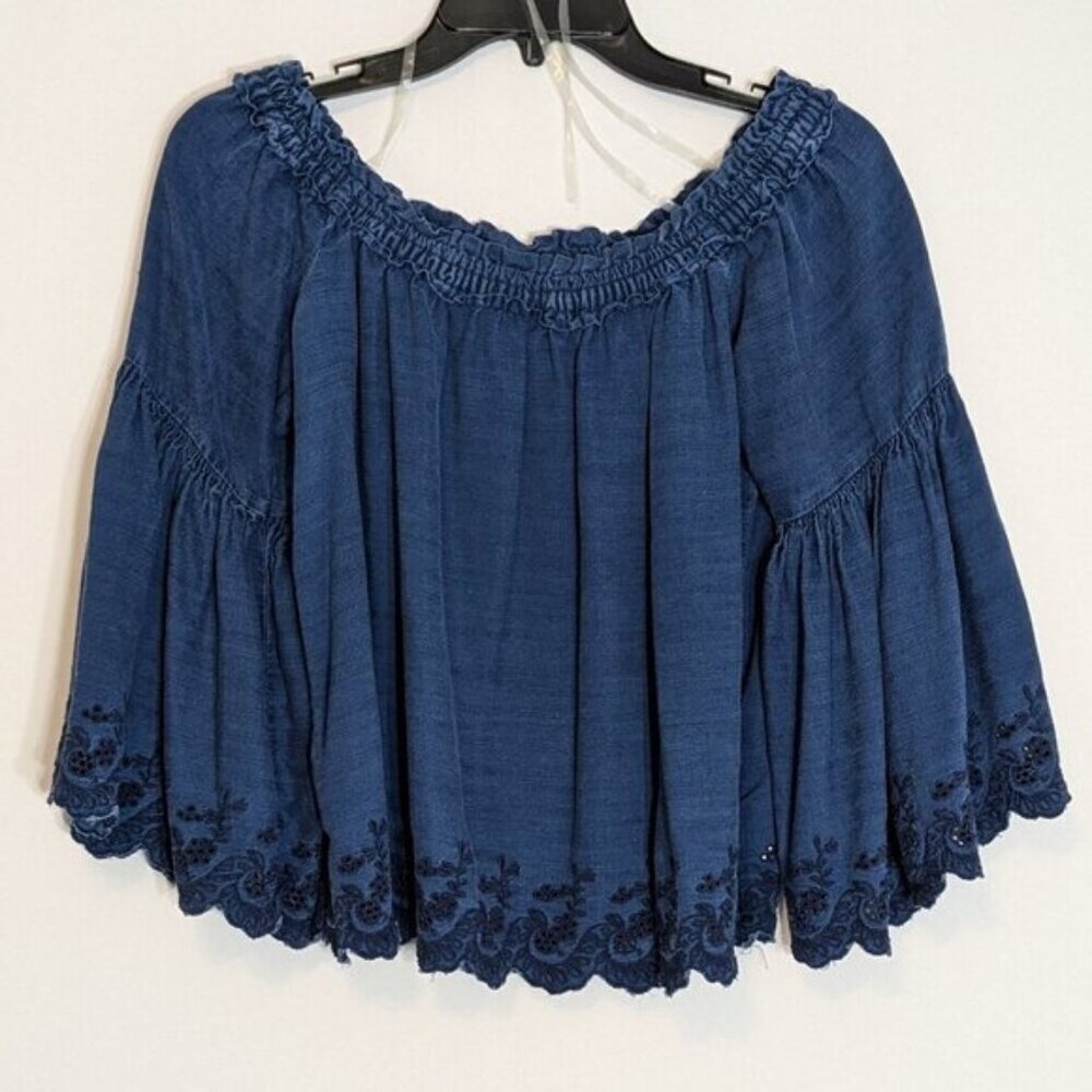 AMERICAN EAGLE Blue Chambray Ruffle Pullover Crop Peasant Top; Size S